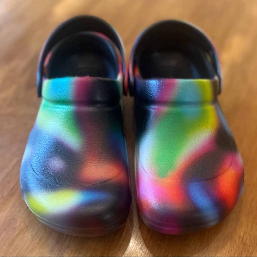 CROCS // Womens size 7 // mens size 5 // gently used // as-is